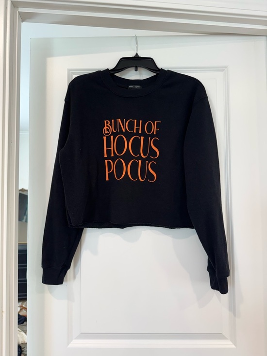 Sweaters - Black Cropped Sweatshirt with Orange "Bunch of Hocus Pocus" Graphic